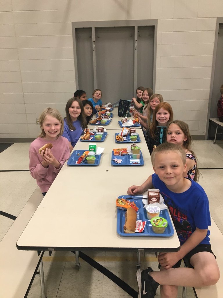 Second graders last lunch together.