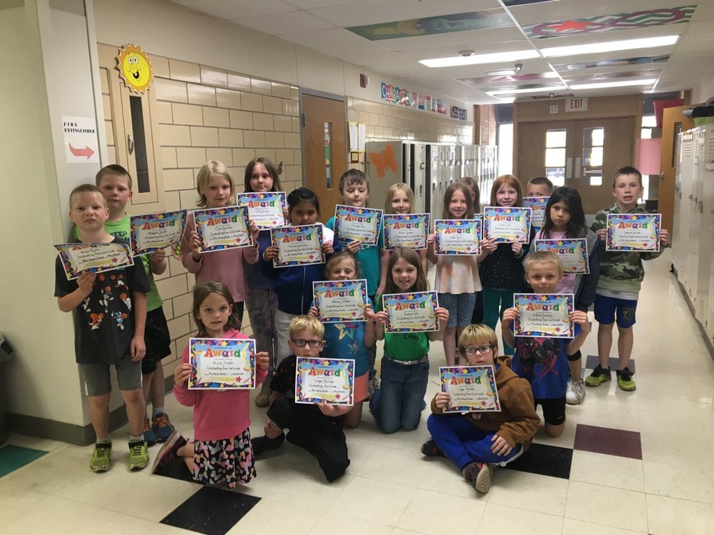 Mrs. Hoven's Second Graders last day of school.
